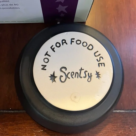 Scentsy/Full Court Orange and Black Basketball Accent Warmer Full Size NWOT - Picture 6 of 7